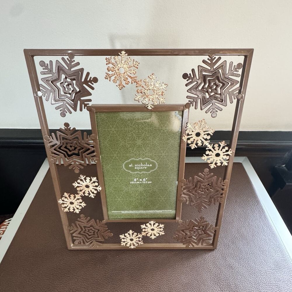 St Nicholas Square Snowflake Photo Frame 4”x6” Bonze Tone Metal Rustic